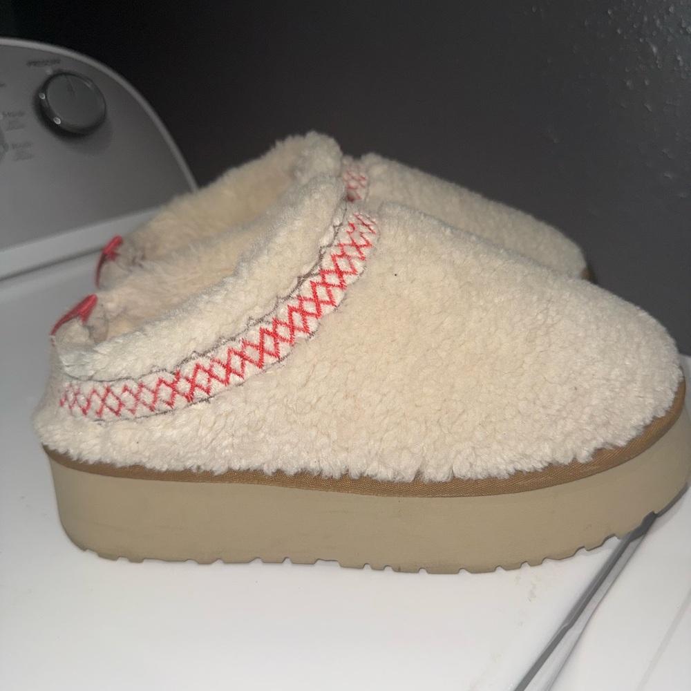 Inspire uggs Cozy Sherpa Slide Slippers in Cream with Coral Stitching 6.5
